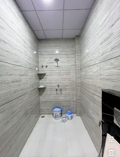 Bathroom 4, Hotel G9 Bhilwara, Bhilwara