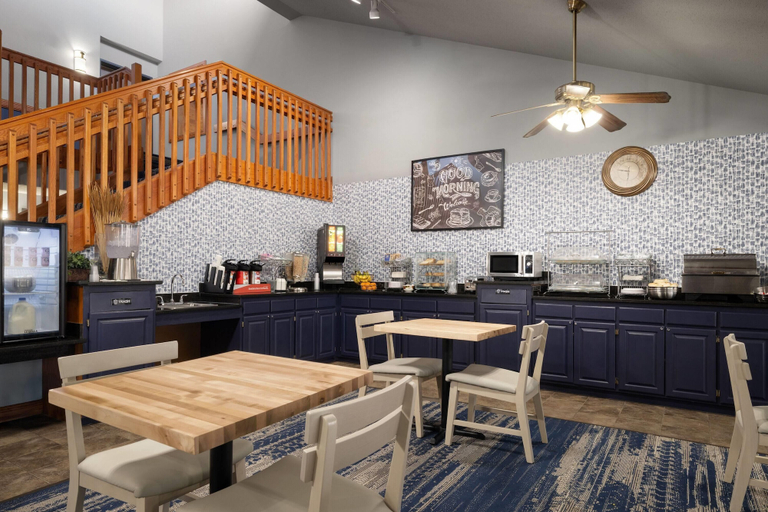 Food & Drinks 5, AmericInn by Wyndham Baldwin, Saint Croix