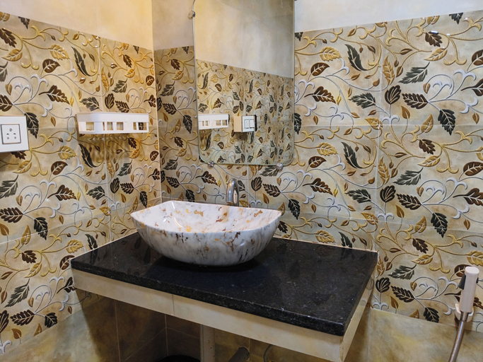 Bathroom 2, Eva Rooms 50 mtr From Ashwem Beach, North Goa
