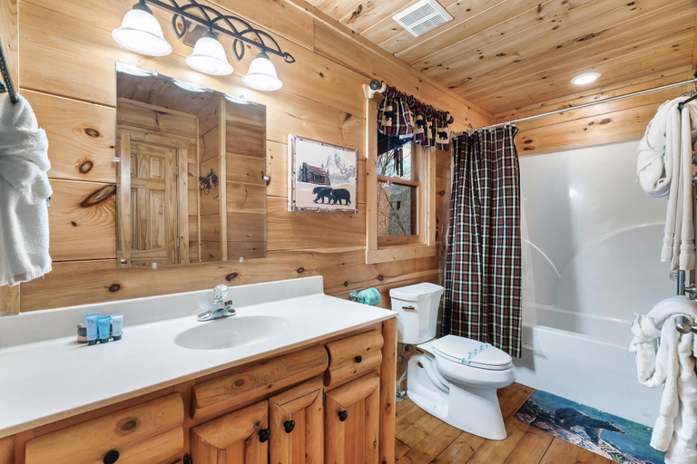 Bathroom 3, Whisper Ridge, Sevier
