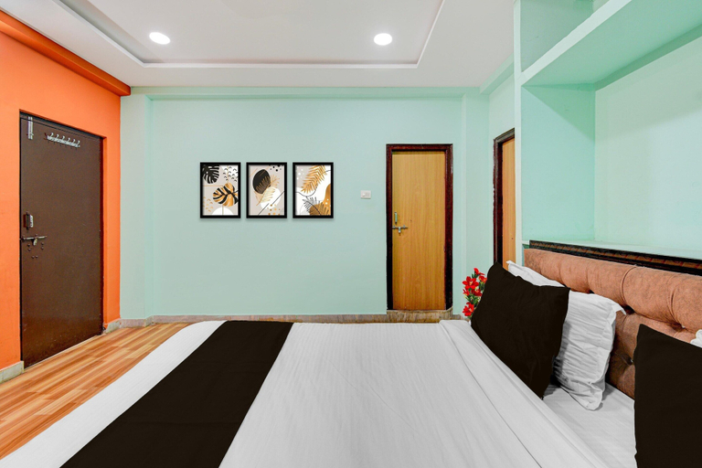 Room 4, Deluxe S Grand Residency, Ranga Reddy
