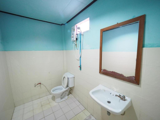 Bathroom, Lanta Darawadee Resort, Ko Lanta