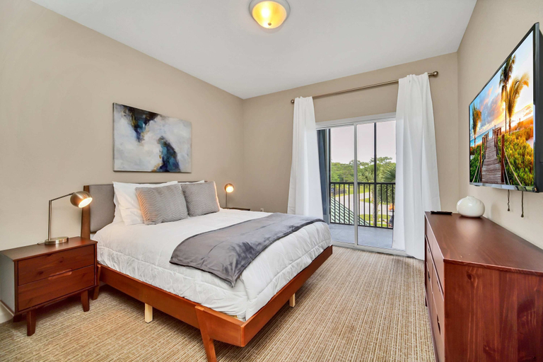 Interior 4, Upstay: Tropical Style Family Condo w Pool, Orange