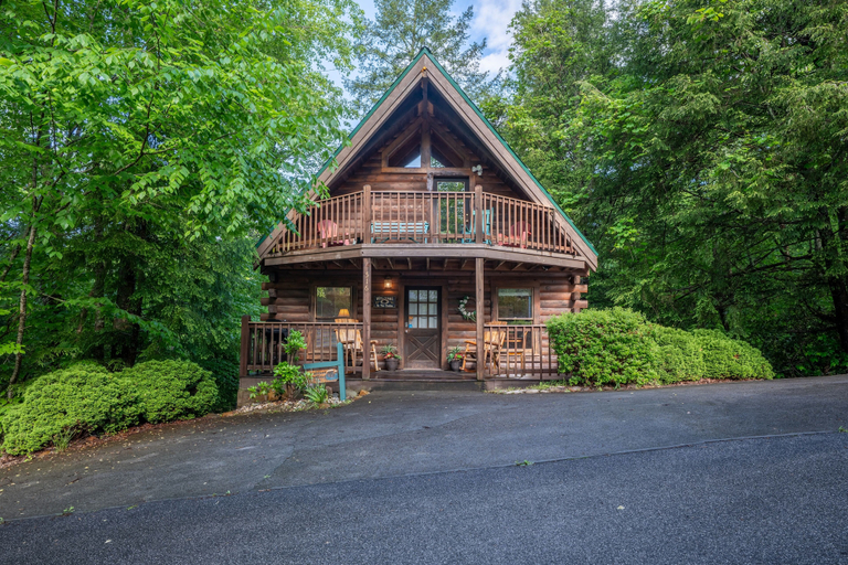 Exterior & Views, 26 Bearfoot Landing 2 Bedroom Cabin by RedAwning, Sevier