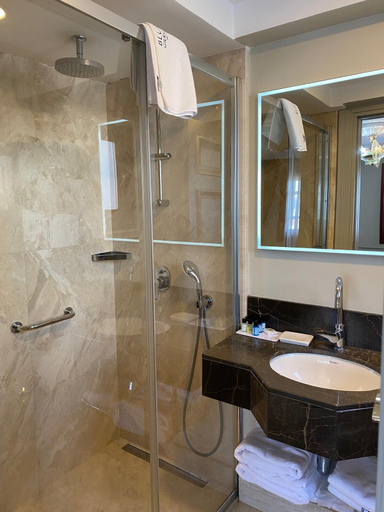 Bathroom 4, Blue Gilroy Hotel, Fatih