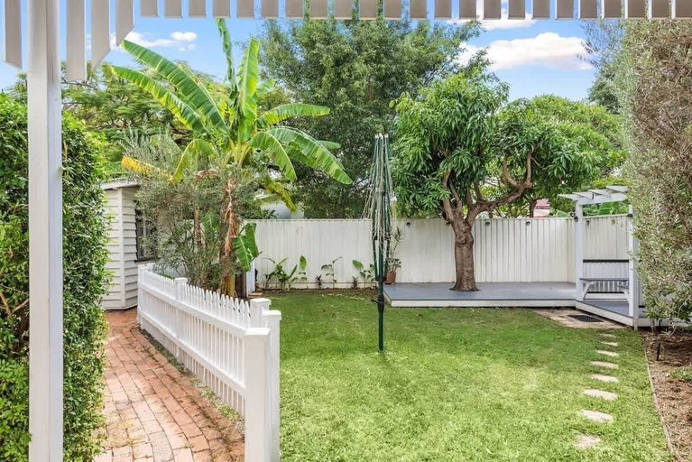 Interior 4, A Colourful Life! 4bed/2.5bath/1car ~ Queenslander, Brisbane