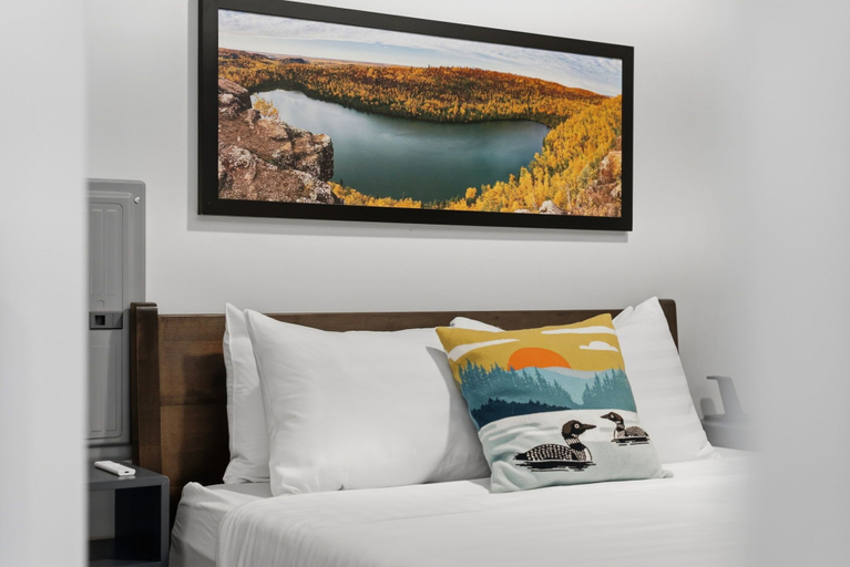 Others 1, Sable 307 - One Bedroom, Hennepin