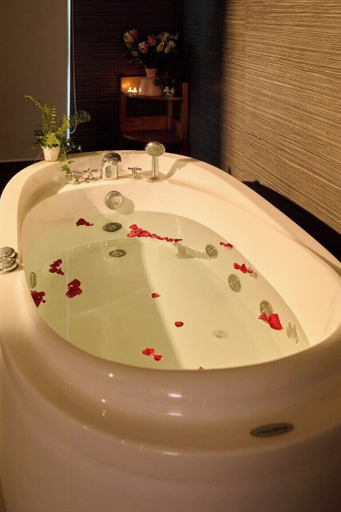 Bathroom 5, The IRIS Signature Hotel & Spa, Ninh Kiều