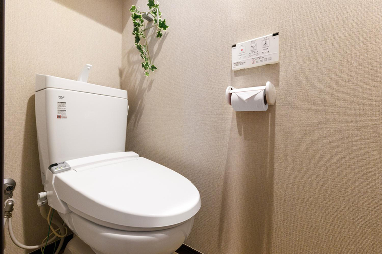 Bathroom 2, Kokusai Street Garden Hotel, Naha