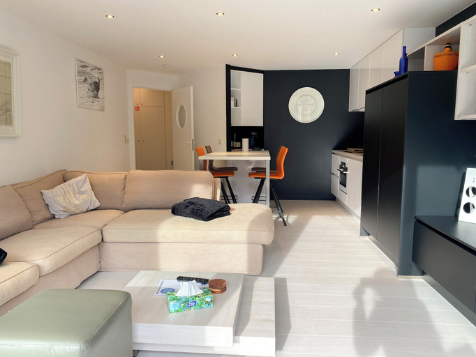 Living room 2, Two-bedroom Nieuwpoort-bad Apartment, West-Vlaanderen