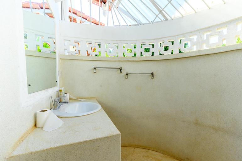 Bathroom 4, Hidden Gems Homes Villa, Magarini