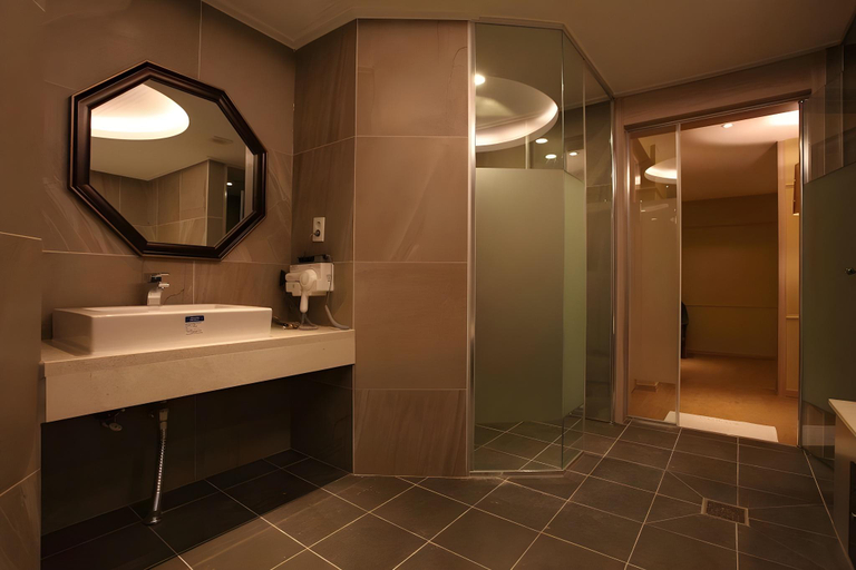 Bathroom 5, Yeoksam Hotel LIN, Gangnam