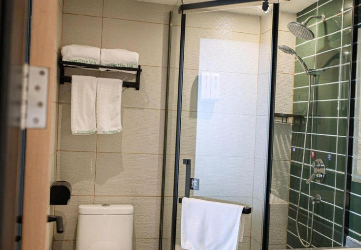 Bathroom, GreenTree Inn Express Yingtan Yujiang Railway Station, Yingtan