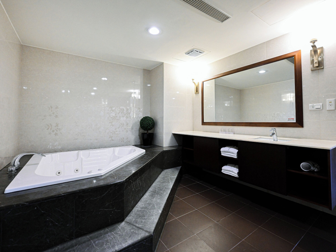 Bathroom 4, CHECK inn Taipei Neihu, Taipei City