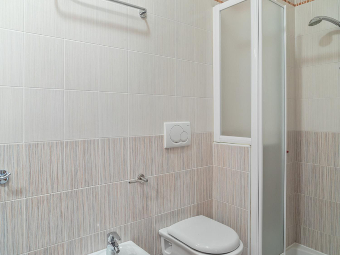 Bathroom 4, Holiday Home in Lazise near Lake Garda, Verona