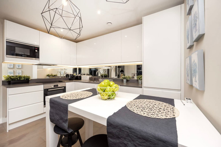 Room 3, Modern Bromley Penthouse With Balcony Views, London