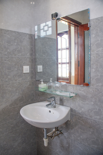 Bathroom 3, New Moon Villa, Da Nang