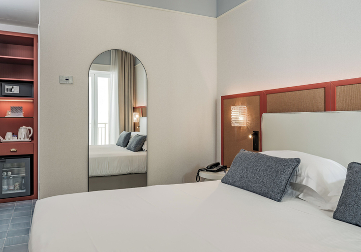 Bedroom 3, Hotel Plaza, Napoli