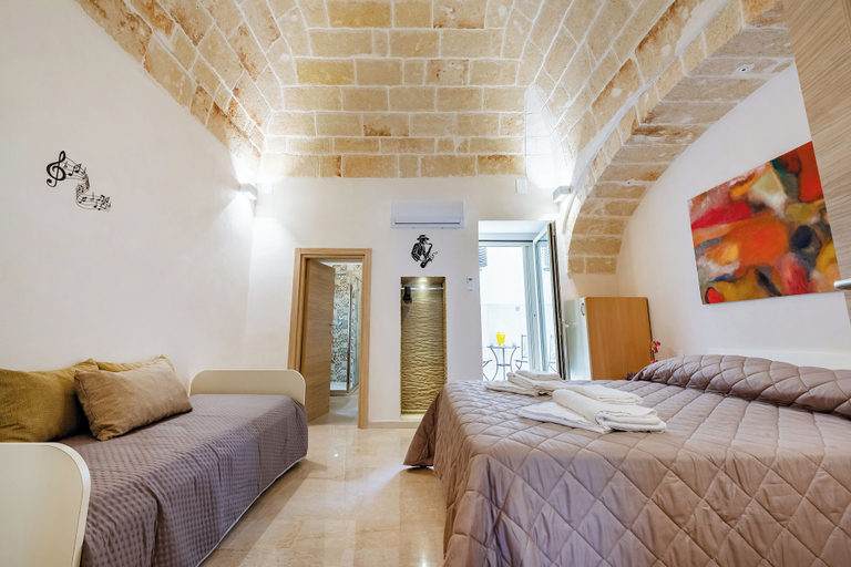 Room 5, Civico 72 Monopoli, Bari