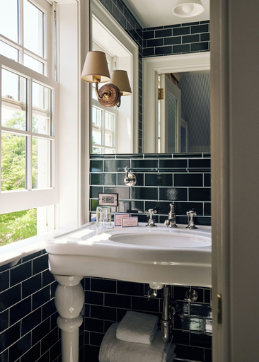 Bathroom 3, The Hedges Inn, Suffolk