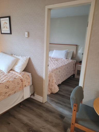 Bedroom 2, The Sand Castle Suites Motel, Bruce