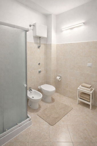 Others 5, Hotel Cecile, Pisa
