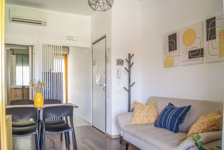 Living area 5, Casa Eos, Bari
