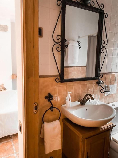 Bathroom 5, Casa as Fontes, Ourense