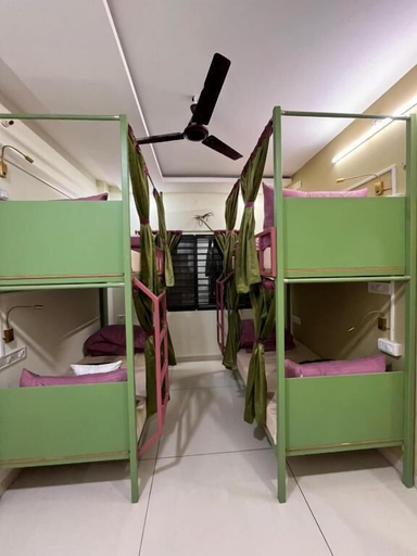 Room 4, Renee Mysaa, Indore