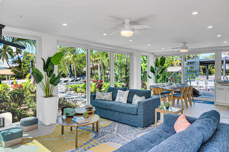 Room 5, Peninsula Villa Heated Pool Sunset Point, Monroe