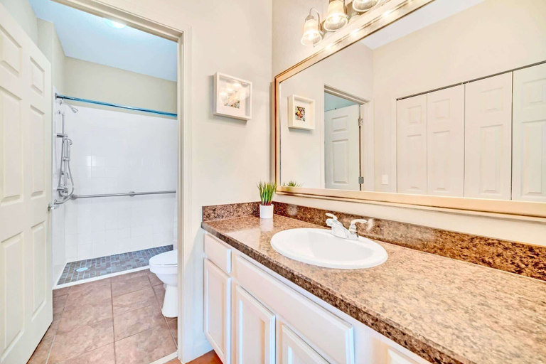 Bathroom 5, Spacious Resort Suite With Private Patio & Sauna, Orange