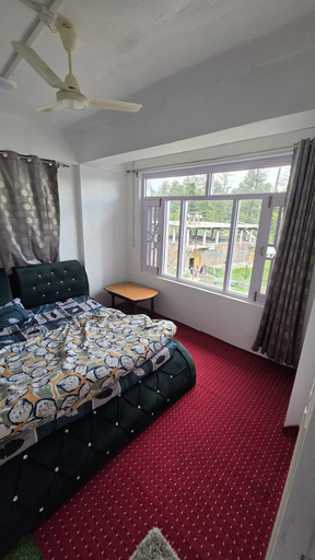 Interior 3, Khen Pahar Restaurant and Stay Inn Hotel, Shupiyan