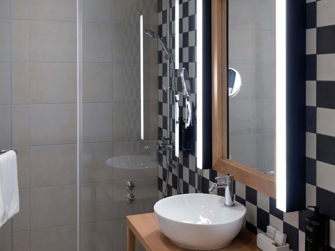 Bathroom 4, Mercure Belgrade Excelsior, Belgrade