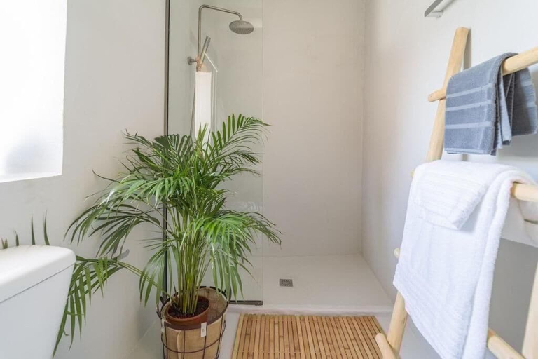 Bathroom 3, Armenous Green Dia's Mansion, Crete
