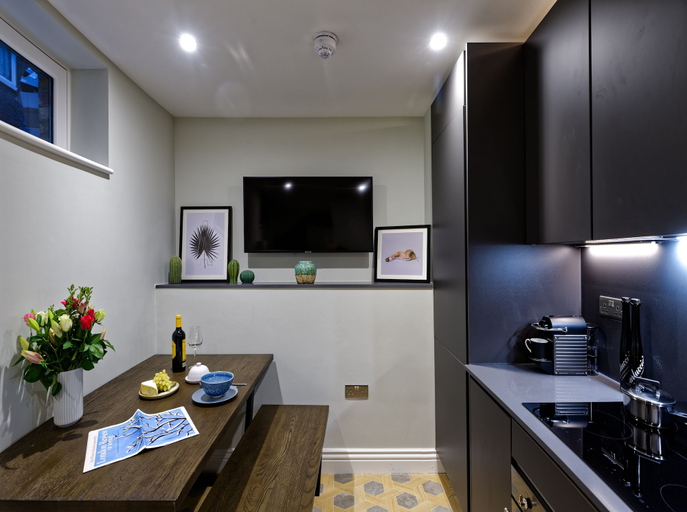 Private kitchen 2, Baker Street Studios by DMONTRIO, London