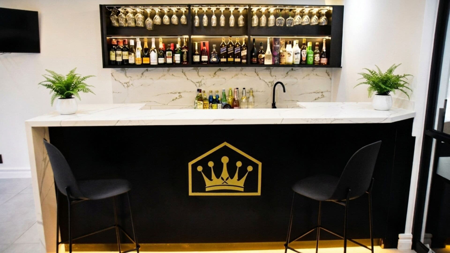 Bar (on property), Regent Heights Hotel, City of Johannesburg