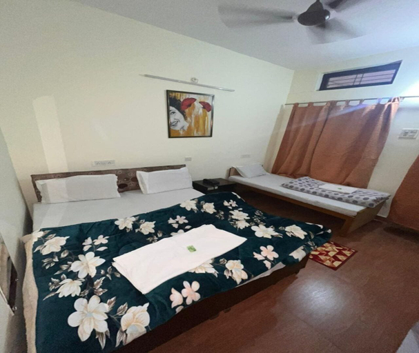 Room 3, Hotel AAA And Restaurant, Rudraprayag