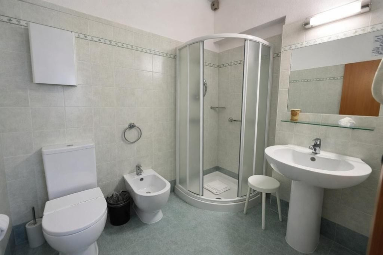 Bathroom 4, Hotiday Bordighera, Imperia