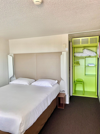 Bedroom 3, Campanile Valence Sud, Drôme