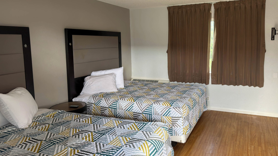 Bedroom 2, Studio 6 Suites Belton, TX, Bell