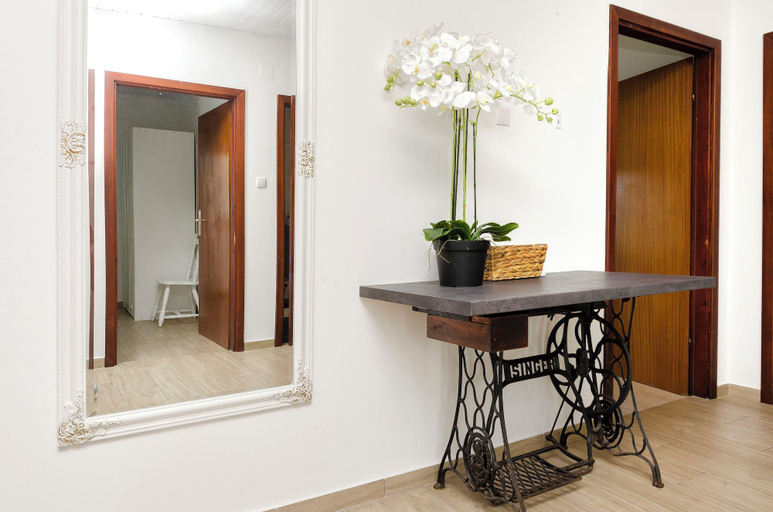 Others 4, Apartment Denko by the sea, Murter