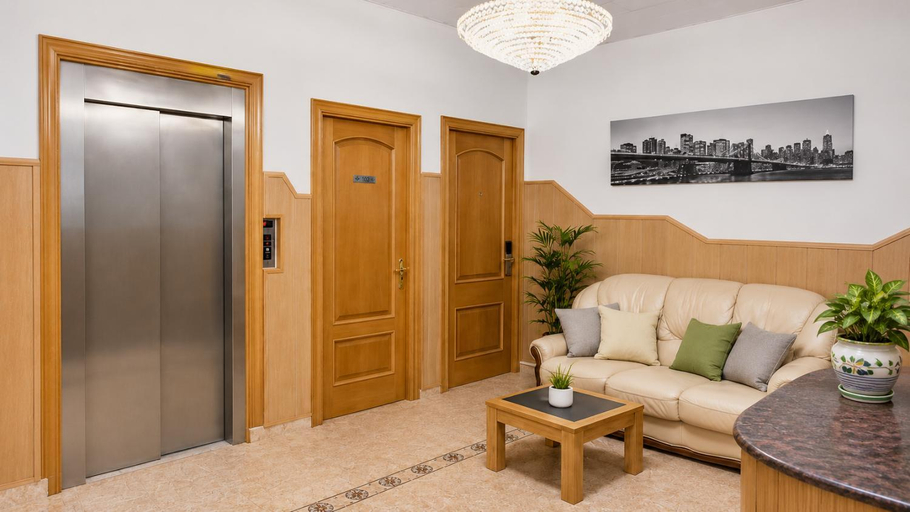 Others 5, Hostal Milenium, Barcelona