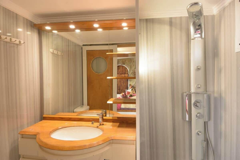 Room 4, Seaside Ntounas Apartments - Quaint and Homely, Crete