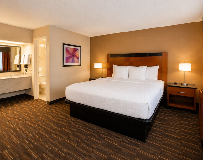 Bedroom 3, Best Western Executive Inn, Lea