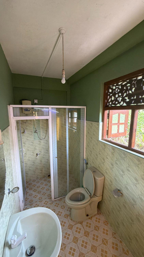 Bathroom 2, Anniwatta Residence, K.F.G. & G. Korale