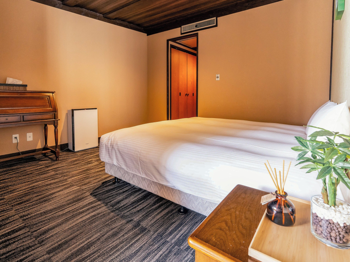 Bedroom 4, Shakespeare Hotel, Hakuba