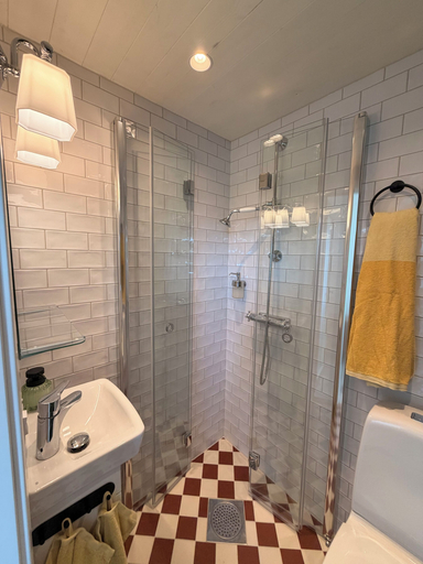 Bathroom 4, Hem Till Bengt, Sotenäs