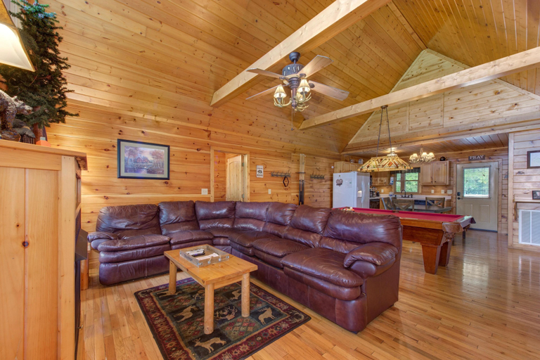 Living area 5, Hills Hideaway, Sevier
