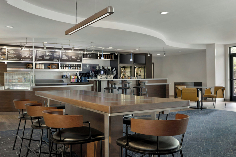 Food & Drinks 5, Courtyard by Marriott Republic Aprt Long Island/Farmingdale, Suffolk