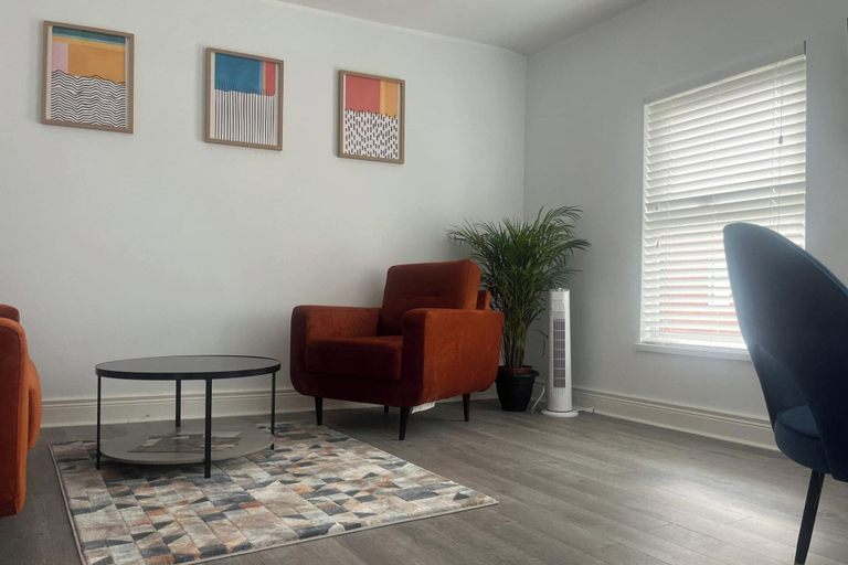 Interior 3, 2 Bed Apartment Sleeps 4 - Free Parking, Belfast